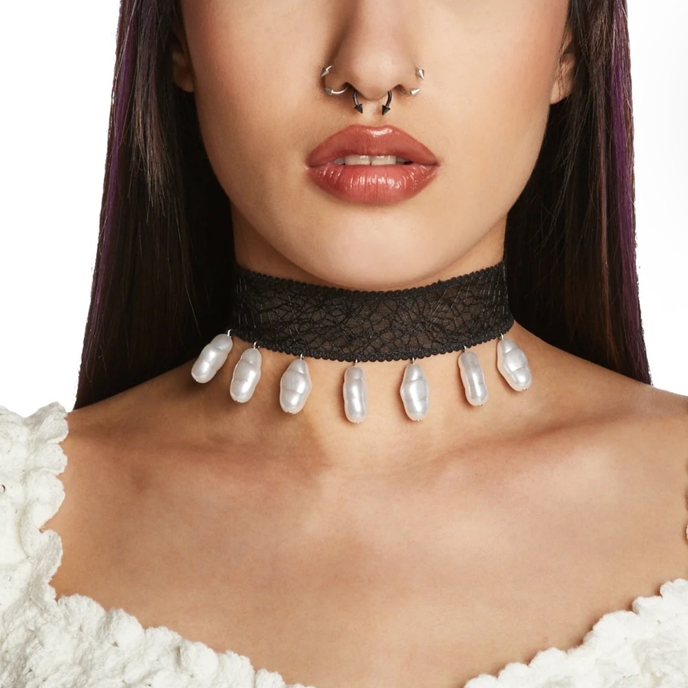 Pearl Drop Lace Choker